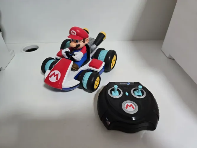 Carrinho de controle remoto Mario Kart