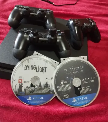 Playstation 4 slim 1 TB