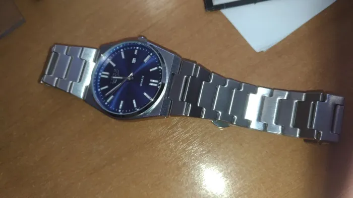 Relogio com pulseira em metal, completo, otimo estado.