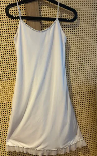 Vestido de tule forrado em malha