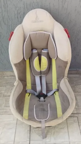 Cadeirinha segurança automóvel