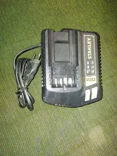 Carregador Stanley Para Bateria Sistema 20v Sc125-br Bivolt FATMAX