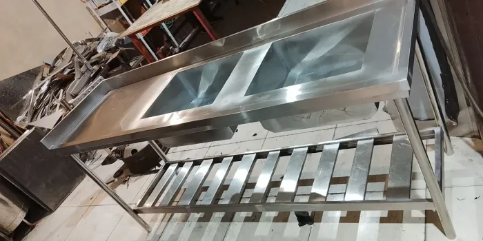 Bancada em aço inox com 2 cubas