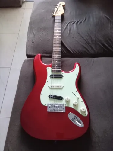 GUITARRA SX STRATOCASTER CAPTADORES DIMARZIO E SÉRGIO ROSAR OPORTUNIDADE ÚNICA