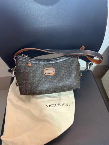 Bolsa V. Hugo 