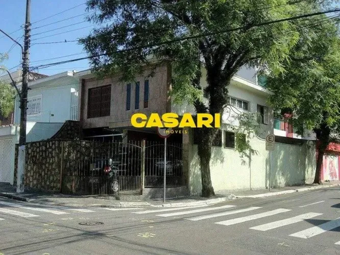 Sobrado para Locação com 3 Dormitórios e 2 Vagas Próximo ao Terminal de São Bernardo