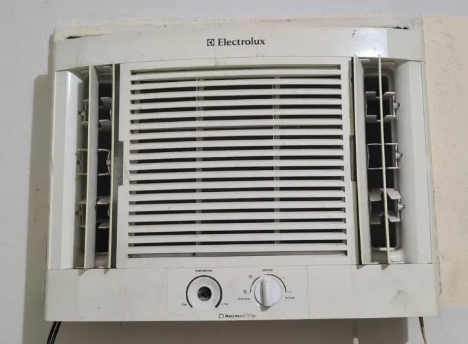 Ar-condicionado (7.500 BTU'S)