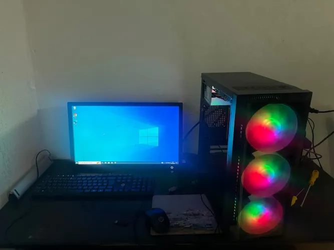 PC Gamer com LED RGB - Desempenho e Estilo!