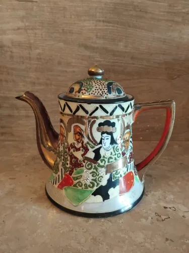 Bule de Porcelana Oriental Decorado