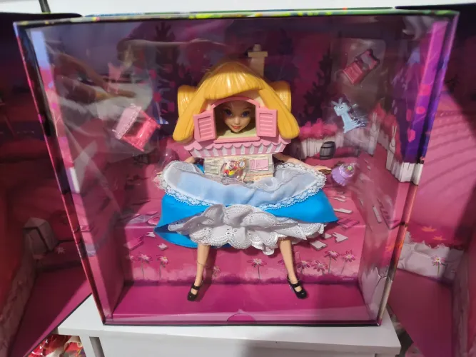 Boneca Alice no país das maravilhas Mattel creations