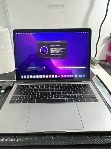 MacBook a1708 i7 16gb 512gb hd