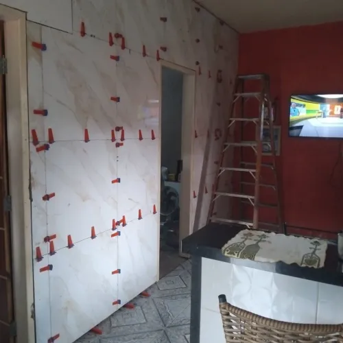 pedreiro de acabamento