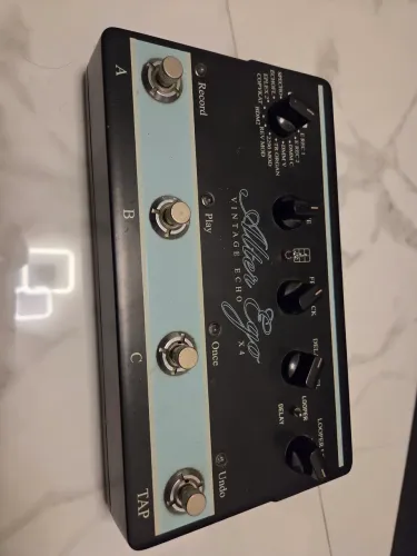 Pedal TC Eletronic Alter Ego X4