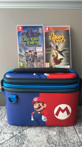 Nintendo Switch + Jogos + Case