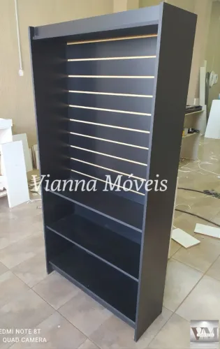 Estante Canaletada com 2 Prateleiras - Preto