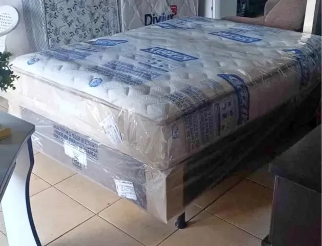 Cama box com molas 