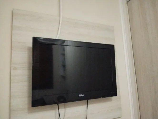 TV PHILCO AC 110 24 POLEGADAS EM EXCELENTE ESTADO DE CONSERVAÇÃO