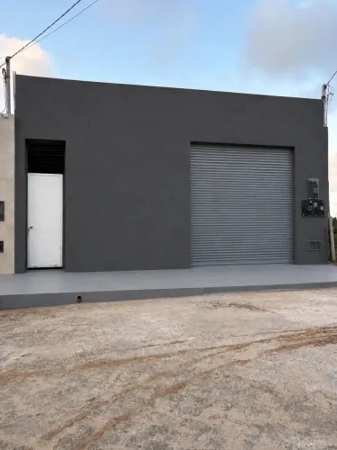 Alugo salão com 130m2