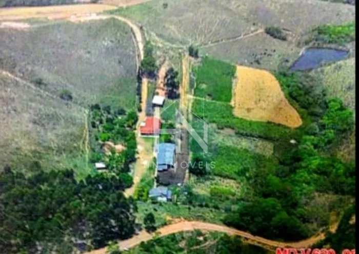 Sítio com área total de 18 hectares