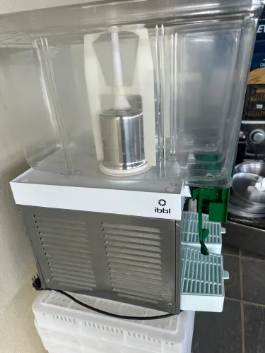 Refresqueira ibbl , 8 meses de uso .