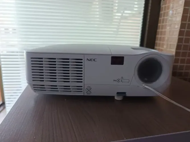 Projetor Nec Np115 2500 Ansi Lúmens