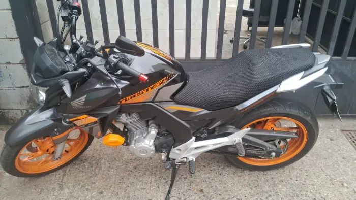 Moto Honda Twister