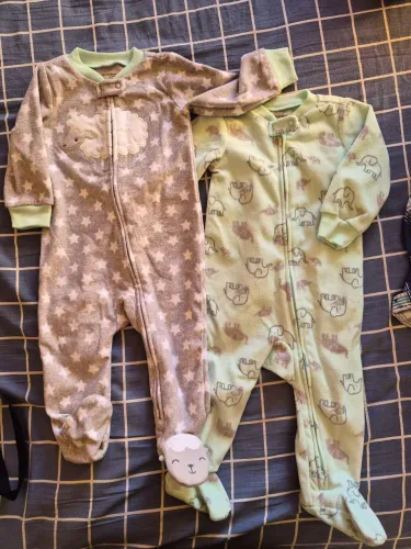 2 Macacão Carters em fleece - Novos