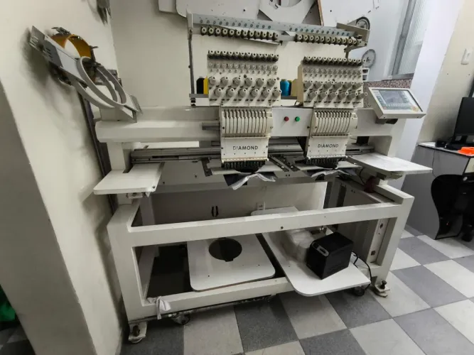 Máquina de bordado 2C 12Ag.
