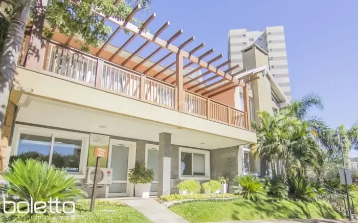 Casa Para Comprar em condomínio com 5 quartos e 4 vagas no Jardim Botânico