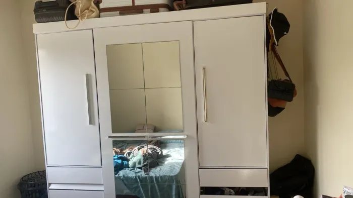 Vende-se guarda roupa 