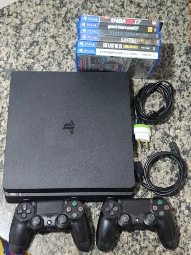 Vendo ps4, bem conservado mais jogo e dois controles originais.!