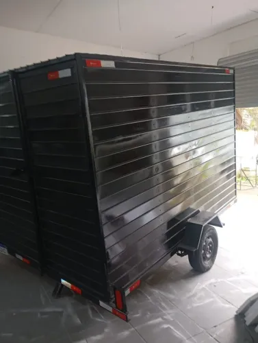 Carretinha Reboque Grande: 2m x 3m x 2m