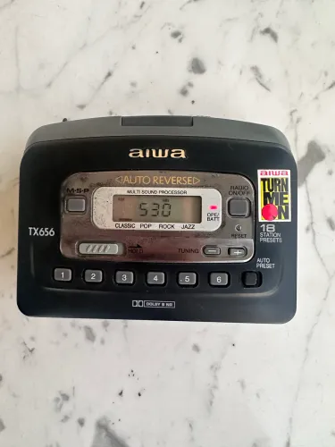 Walkman com Toca-Fitas Aiwa TX656