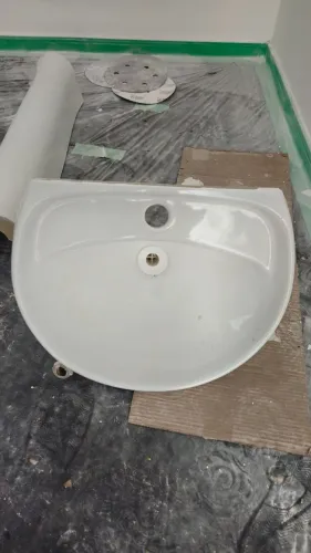 Pia de banheiro com coluna de chão (Lavatório))