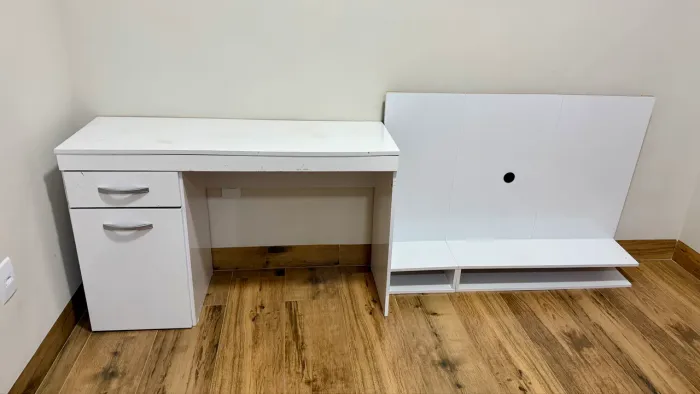 Escrivaninha e Painel de TV