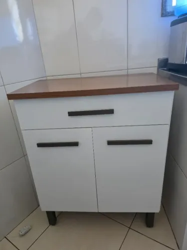 Armario de cozinha 1 gaveta e 2 portas seminovo