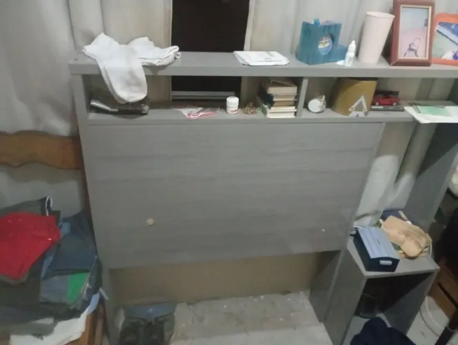 Vende se uma cabeceira de cama box de solteiro