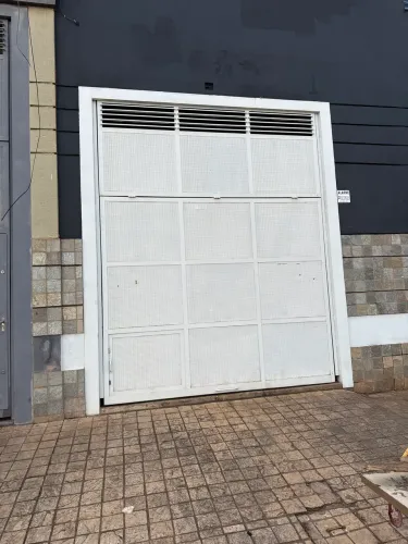 Vende-se portão basculante em Ribeirão Preto