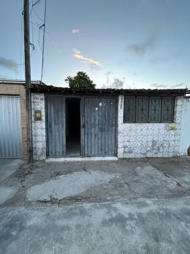 Vende-se uma casa na santa Lúcia 