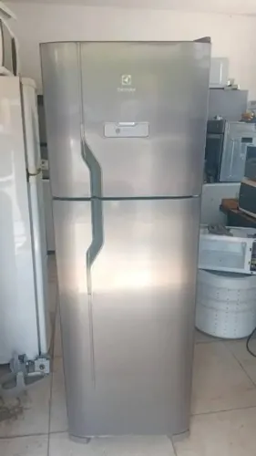Ótima Geladeira em Inox Electrolux Frost Free com Garantia