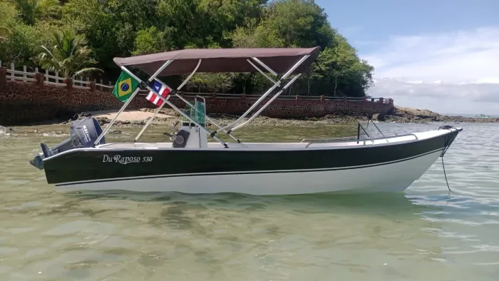 Lancha Raposo 530 com motor yamaha 30 hp com partida elétrica.