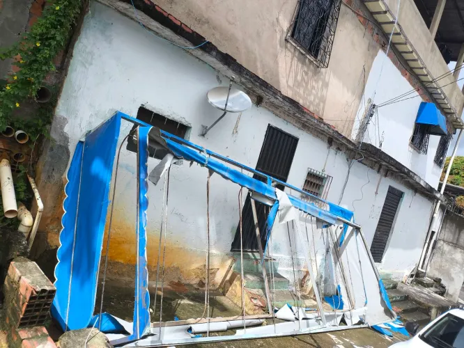 Armação "toldo" em Metalon 6.0m X 2.10m cada