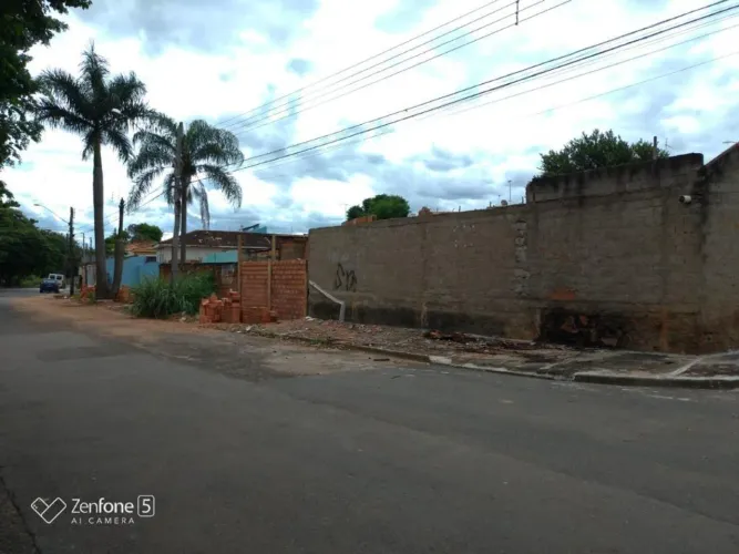 Terreno à venda em Hortolândia, Vila Real