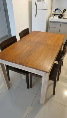 Mesa de Jantar com 4 Cadeiras em Madeira