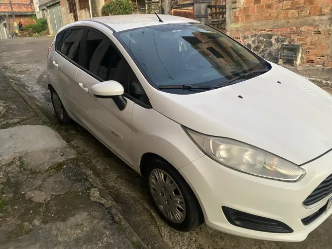 Ford Fiesta 1.5 16V Flex Mec. 5P 2014