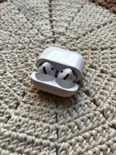 AirPods 4 