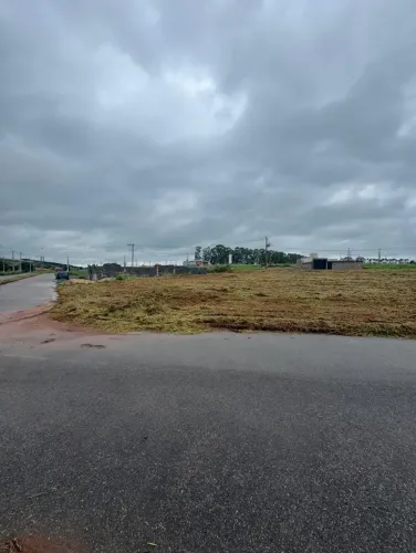 Lote/Terreno para venda tem 615 metros quadrados