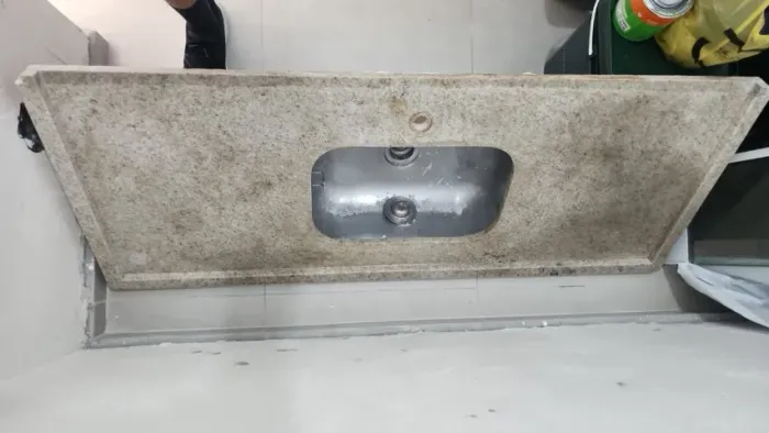 Bancada de granito Aqualux + Cuba + Válvula + Sifão