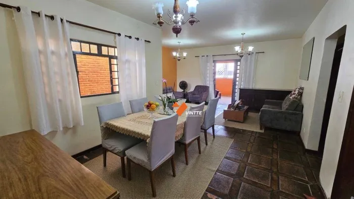 Casa com 5 dormitórios à venda, 278 m² por R$ 595.000,00 - Centro - Presidente Prudente/SP