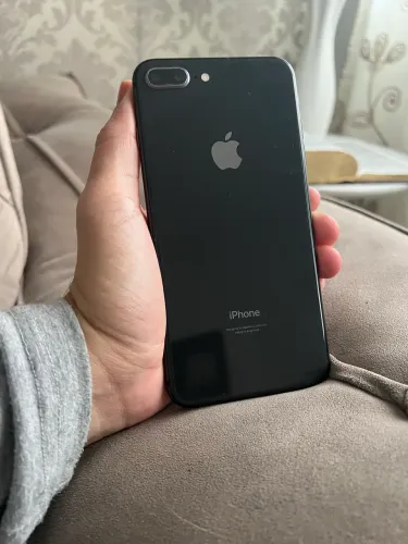 iPhone 8 Plus zerado 128 gigas, 74%bateria